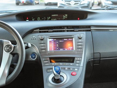 Used 2015 Toyota Prius Three image 14