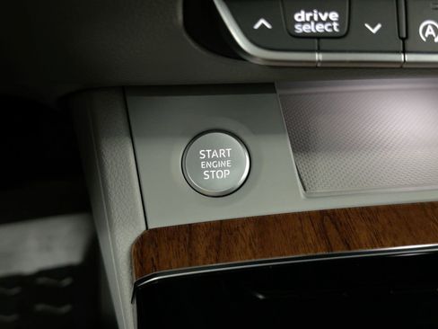 Certified 2025 Audi Q5 2.0T Premium image 25