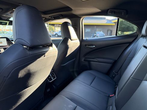 Used 2024 Lexus UX 250h image 16