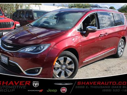 Used 2018 Chrysler Pacifica Limited w/ Advanced Safetytec Group