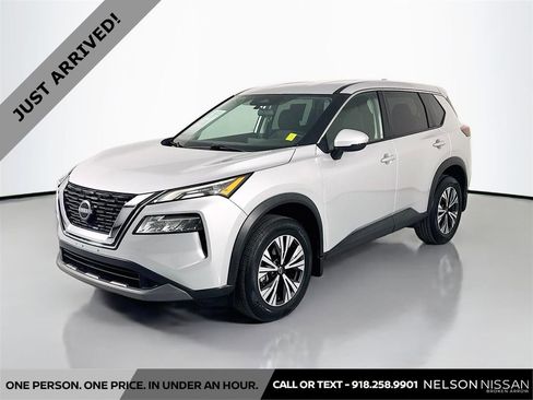 Certified 2022 Nissan Rogue SV image 1