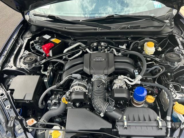 Used 2025 Toyota GR86 Premium w/ ALL Weather Mat Package (TMS) RWD image 9