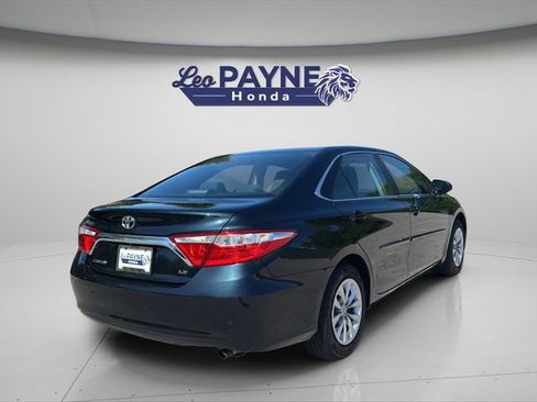 Used 2015 Toyota Camry LE image 8