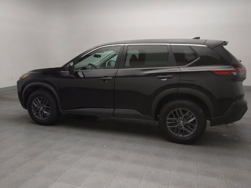 Used 2021 Nissan Rogue S FWD image 3