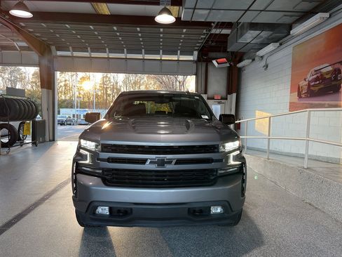 Used 2021 Chevrolet Silverado 1500 RST image 2