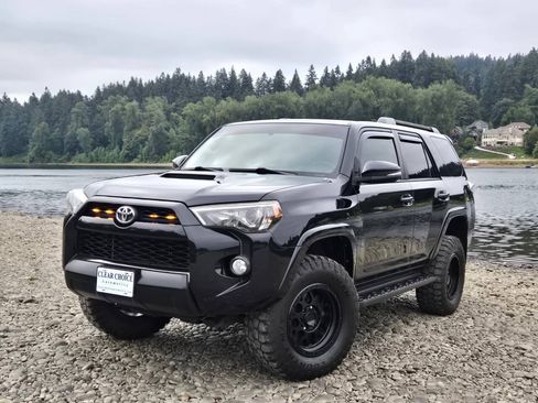 Used 2015 Toyota 4Runner Trail Premium AWD/4WD image 1