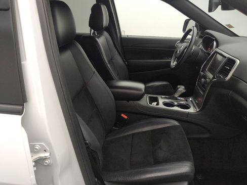 Used 2017 Jeep Grand Cherokee Altitude image 21
