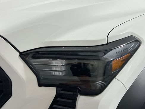 New 2025 Toyota Tacoma TRD Off-Road image 10