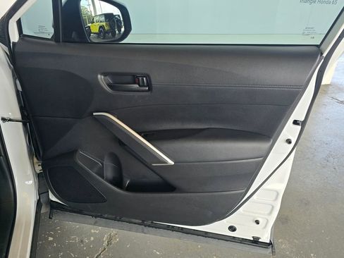 Used 2024 Toyota Corolla Cross LE image 37