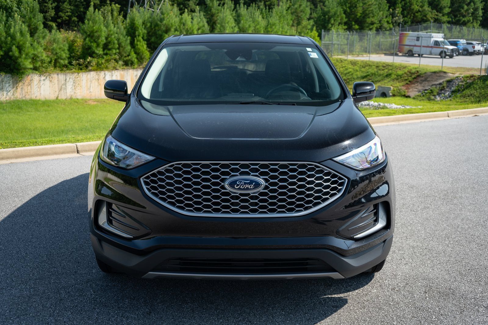 Used 2024 Ford Edge SEL AWD/4WD image 2