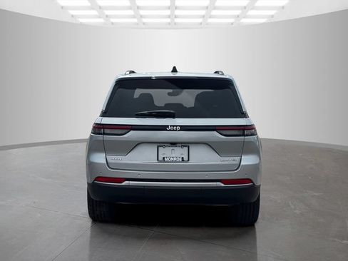 New 2026 Jeep Grand Cherokee Limited w/ Trailer Tow Package AWD/4WD image 6