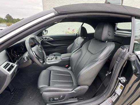 Used 2025 BMW 430i Convertible w/ Premium Package image 11