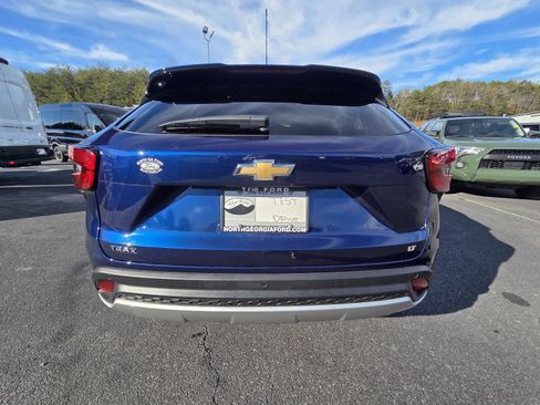 Used 2024 Chevrolet Trax LT w/ Driver Confidence Package image 4