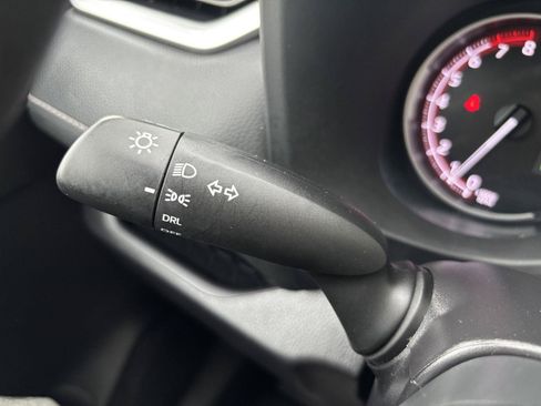 Used 2025 Toyota RAV4 LE AWD/4WD image 30