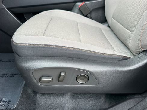 Used 2026 Chevrolet Traverse LT w/ Driver Confidence Package FWD image 13