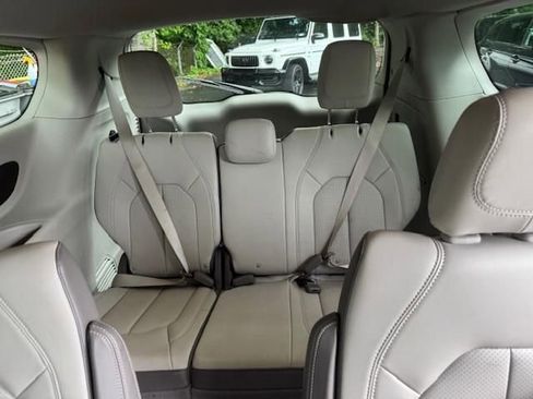 Used 2021 Chrysler Voyager Lxi w/ Cold Weather Group image 7