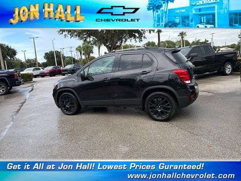Used 2020 Chevrolet Trax LT w/ LT Convenience Package FWD image 5