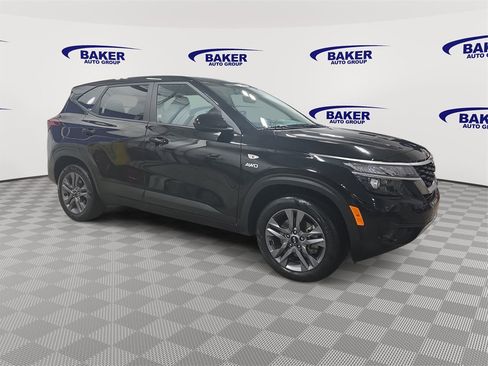 Used 2021 Kia Seltos LX image 3