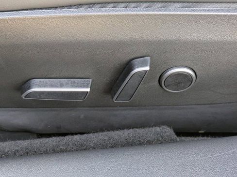 Used 2023 Tesla Model 3 Standard Range image 16