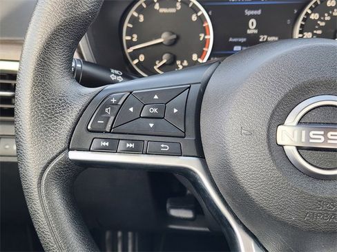 Used 2023 Nissan Altima 2.5 SV image 18