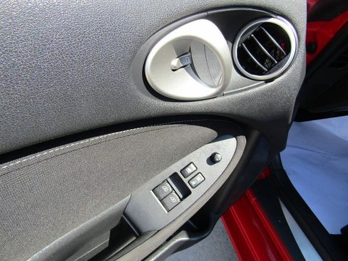 Used 2010 Nissan 370Z Roadster RWD image 15