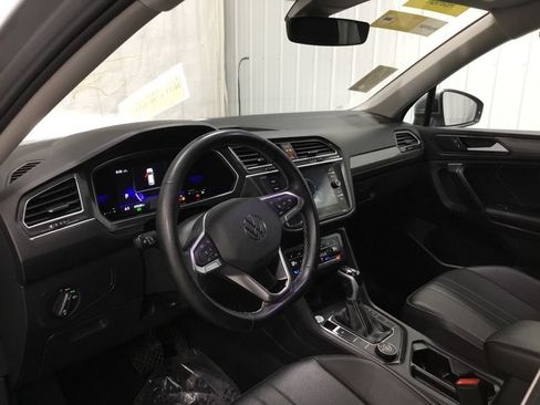 Used 2023 Volkswagen Tiguan SE AWD/4WD image 10