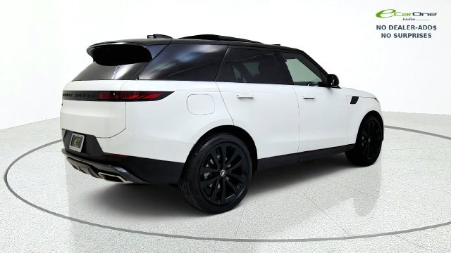 Used 2025 Land Rover Range Rover Sport SE AWD/4WD image 8