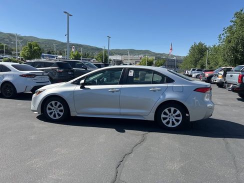 Used 2024 Toyota Corolla LE FWD image 8