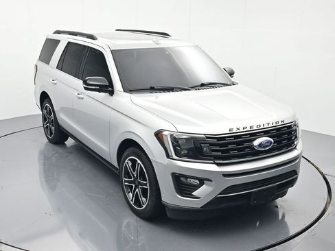 Used 2019 Ford Expedition Limited w/ Equipment Group 303A RWD image 32