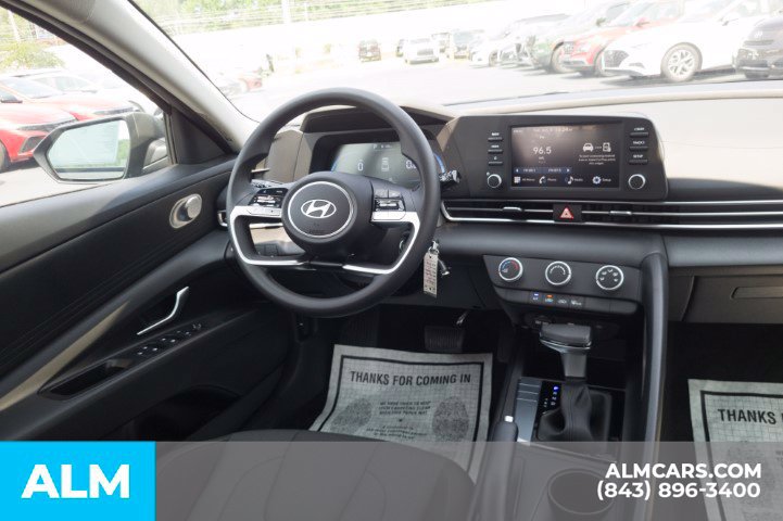 Used 2026 Hyundai Elantra SE FWD image 22