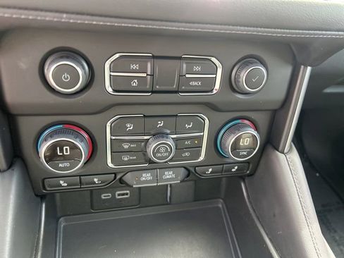 Used 2023 Chevrolet Suburban Z71 w/ Luxury Package image 26