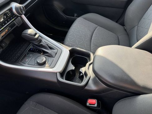 Used 2021 Toyota RAV4 XLE AWD/4WD image 26