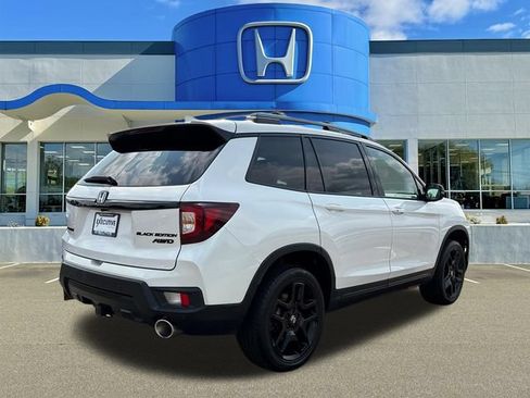 Used 2025 Honda Passport Black Edition image 2