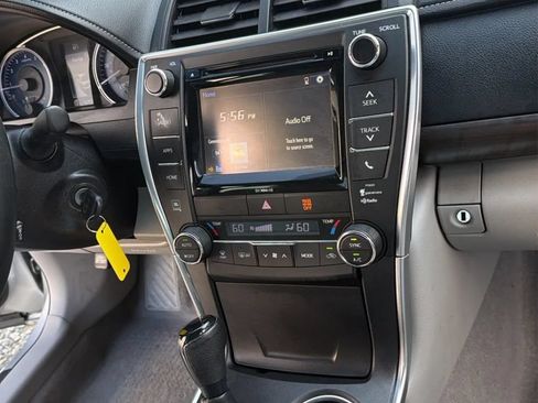 Used 2017 Toyota Camry XLE FWD image 34
