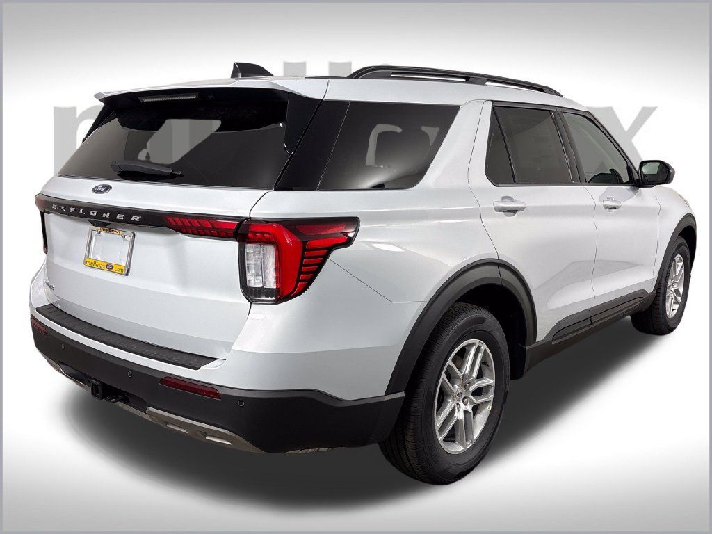 New 2026 Ford Explorer Active w/ Active Comfort Package RWD image 3