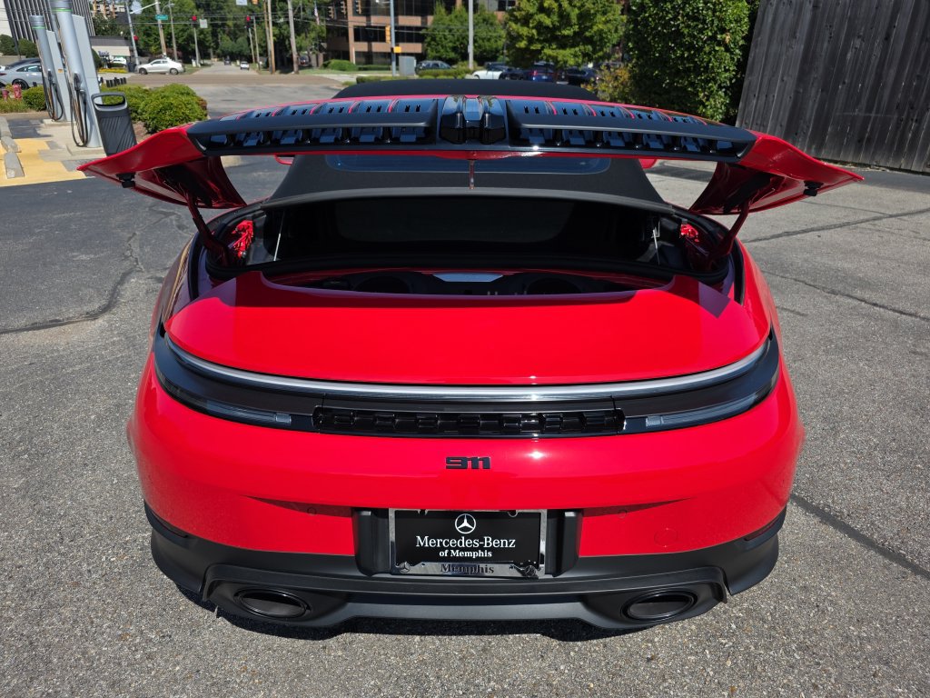 Used 2025 Porsche 911 Carrera RWD image 13