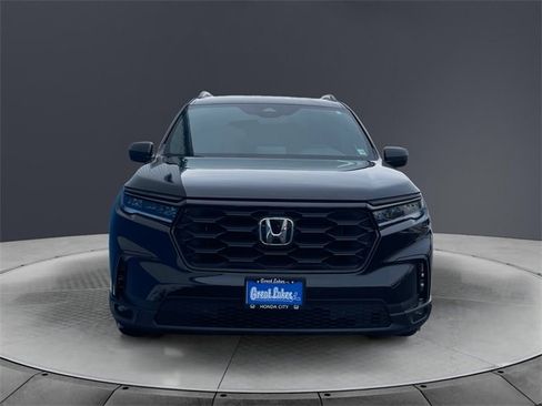 Certified 2023 Honda Pilot Sport image 8