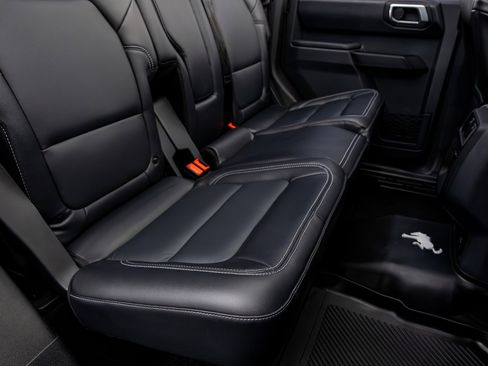 Used 2025 Ford Bronco Outer Banks image 36