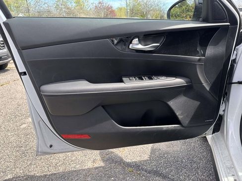 Used 2024 Kia Forte GT-Line w/ GT-Line Premium Package FWD image 8