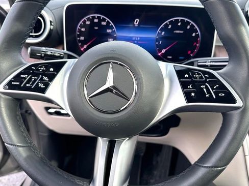 Used 2024 Mercedes-Benz GLC 300 4MATIC image 16