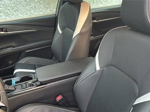 Used 2025 Toyota Camry SE image 25