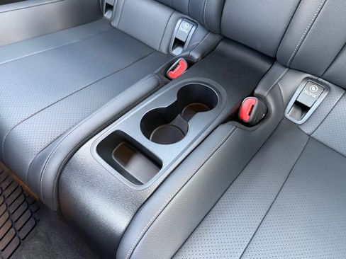 New 2026 Mercedes-Benz CLE 300 4MATIC Coupe image 16