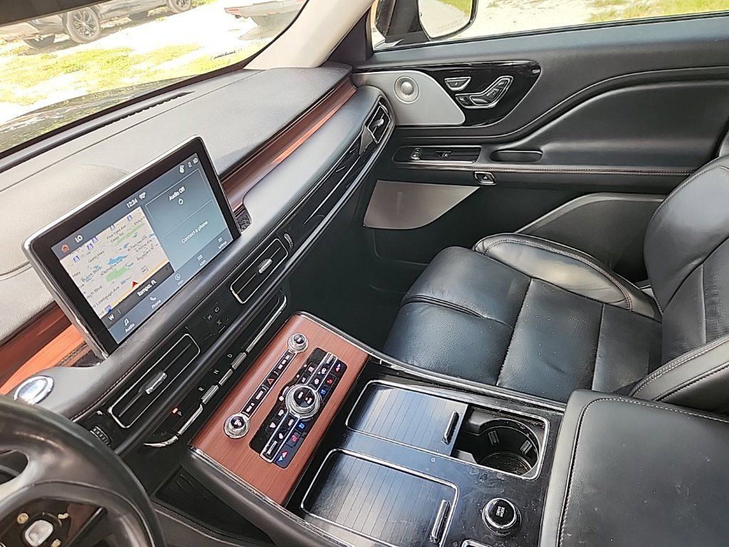 Used 2023 Lincoln Aviator Reserve w/ Equipment Group 201A AWD/4WD image 7