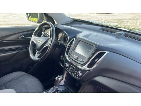 Used 2018 Chevrolet Equinox LT FWD image 25