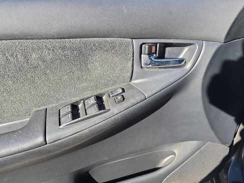 Used 2007 Toyota Corolla S image 5