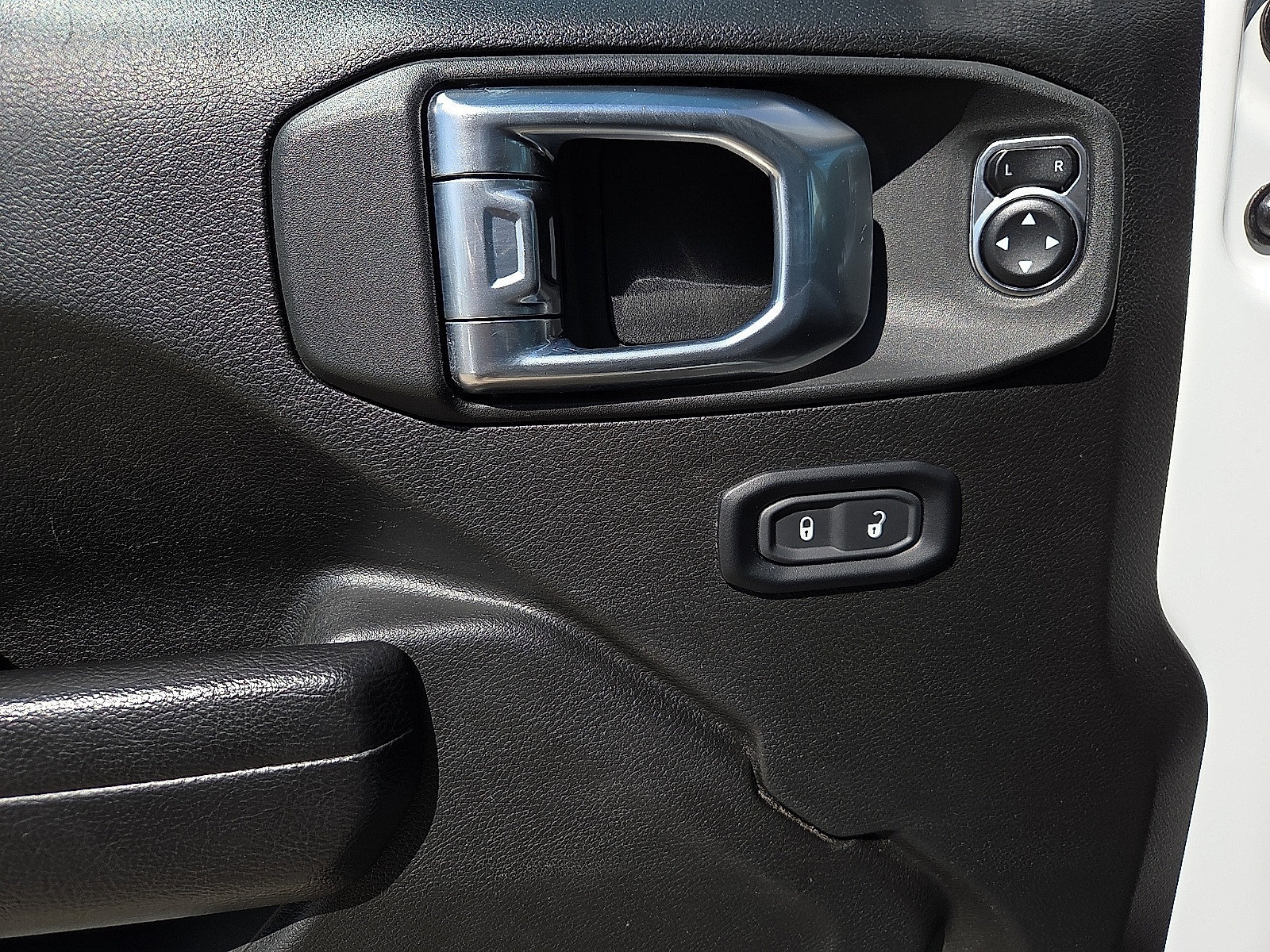 Used 2024 Jeep Wrangler Unlimited Sport AWD/4WD image 13