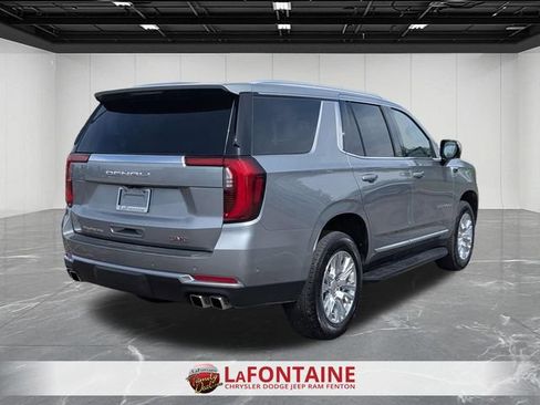 Used 2025 GMC Yukon Denali AWD/4WD image 5