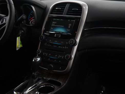 Used 2015 Chevrolet Malibu LT image 13