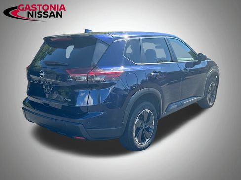 Used 2024 Nissan Rogue SV AWD/4WD image 9
