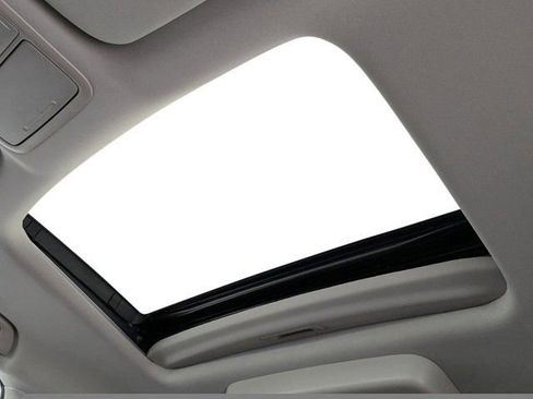 New 2026 Honda Odyssey Touring image 23